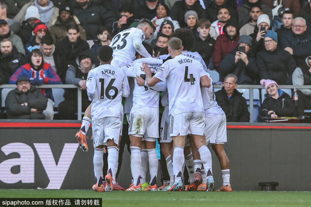 汉堡2-1斯图加特，法比奥-维埃拉破门，格拉策尔建功